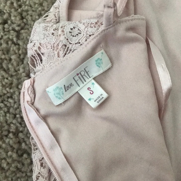 Blush Pink Lace Dress - Picture 3 of 3